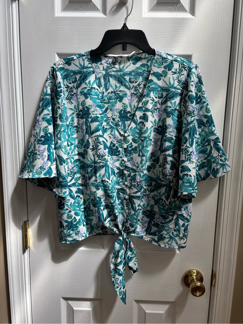 LUSH Woman’s Teal & Multicolor Floral Tie-Front V-Neck Top, Size M, EUC